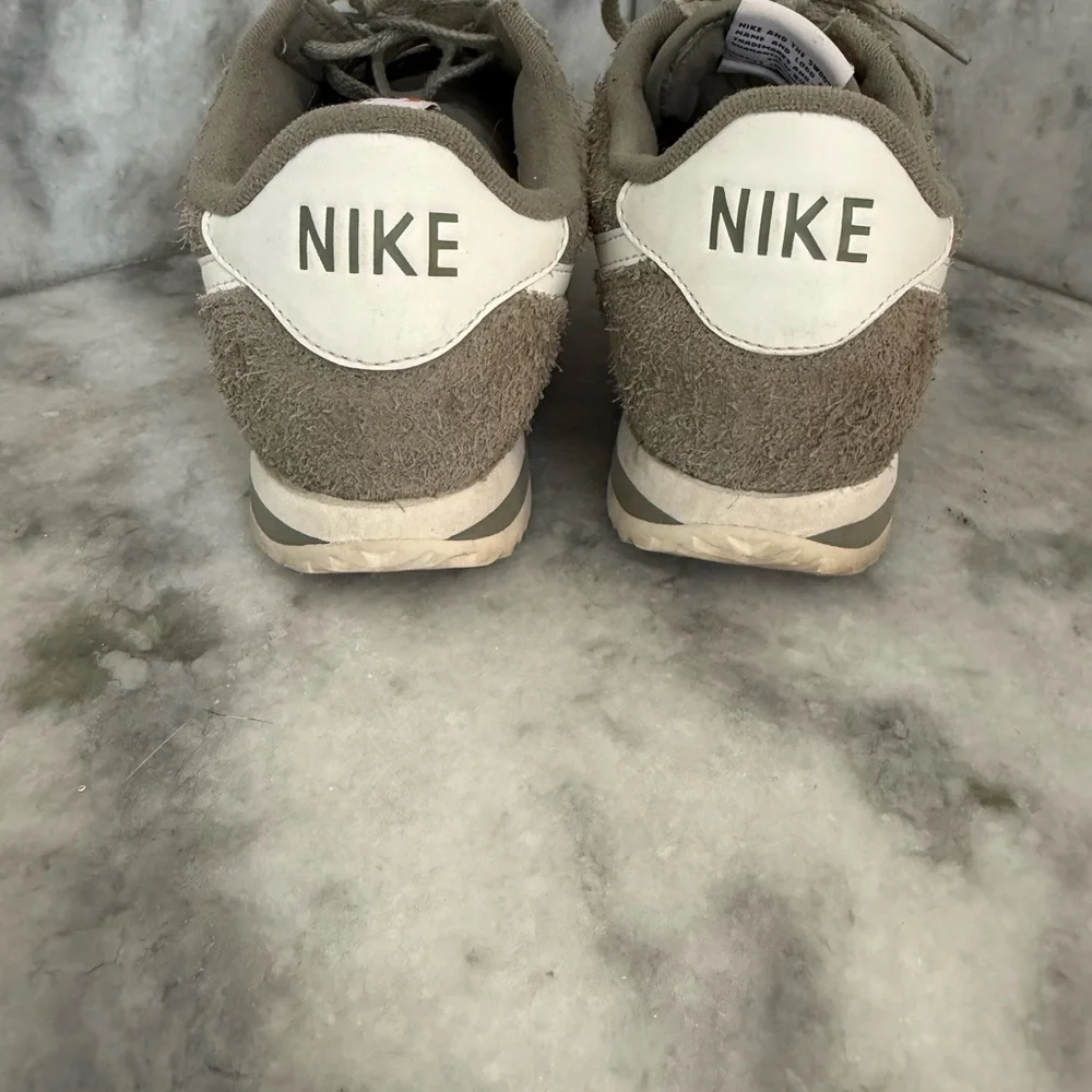 Women’s Nike Cortez Suede Green size 7.5